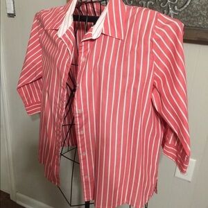 Kim‎ Rogers size 12 petite coral and white button down with 3/4 length sleeves V